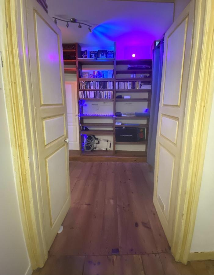 Floydroom'S Pau Chambre Hotes Dans Appartement Partage Proche Chateau Exterior foto